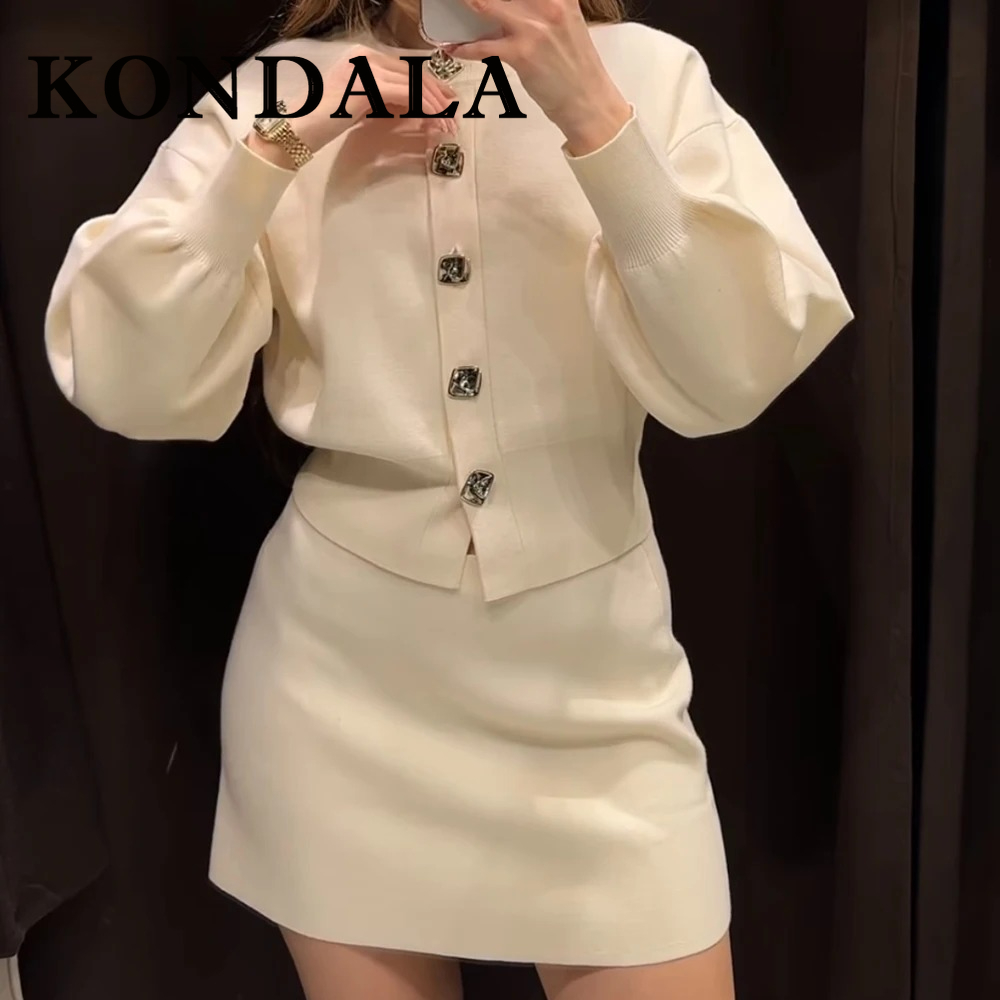 Fashion Street Night - KONDALA chique luxe elegante witte pak