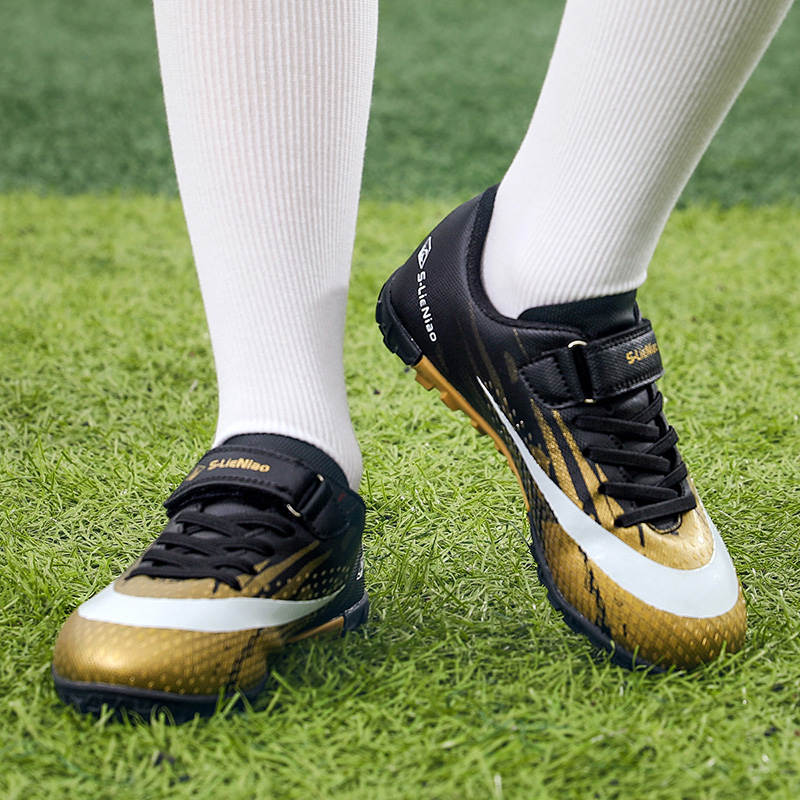 Jongens Voetbalschoenen Antisl - Street Fashion Boy recensie en prijs